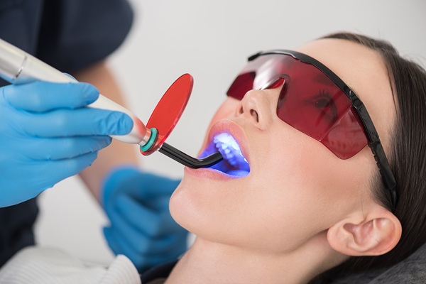Laser Dentistry Vs  Traditional Drilling For Dental Procedures
